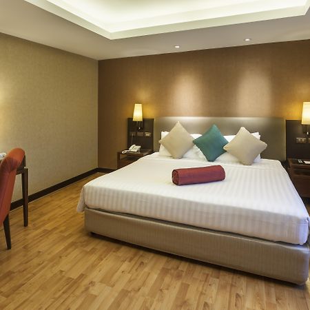 Rembrandt Hotel&Suites SHA Plus Certified Bangkok Eksteriør billede