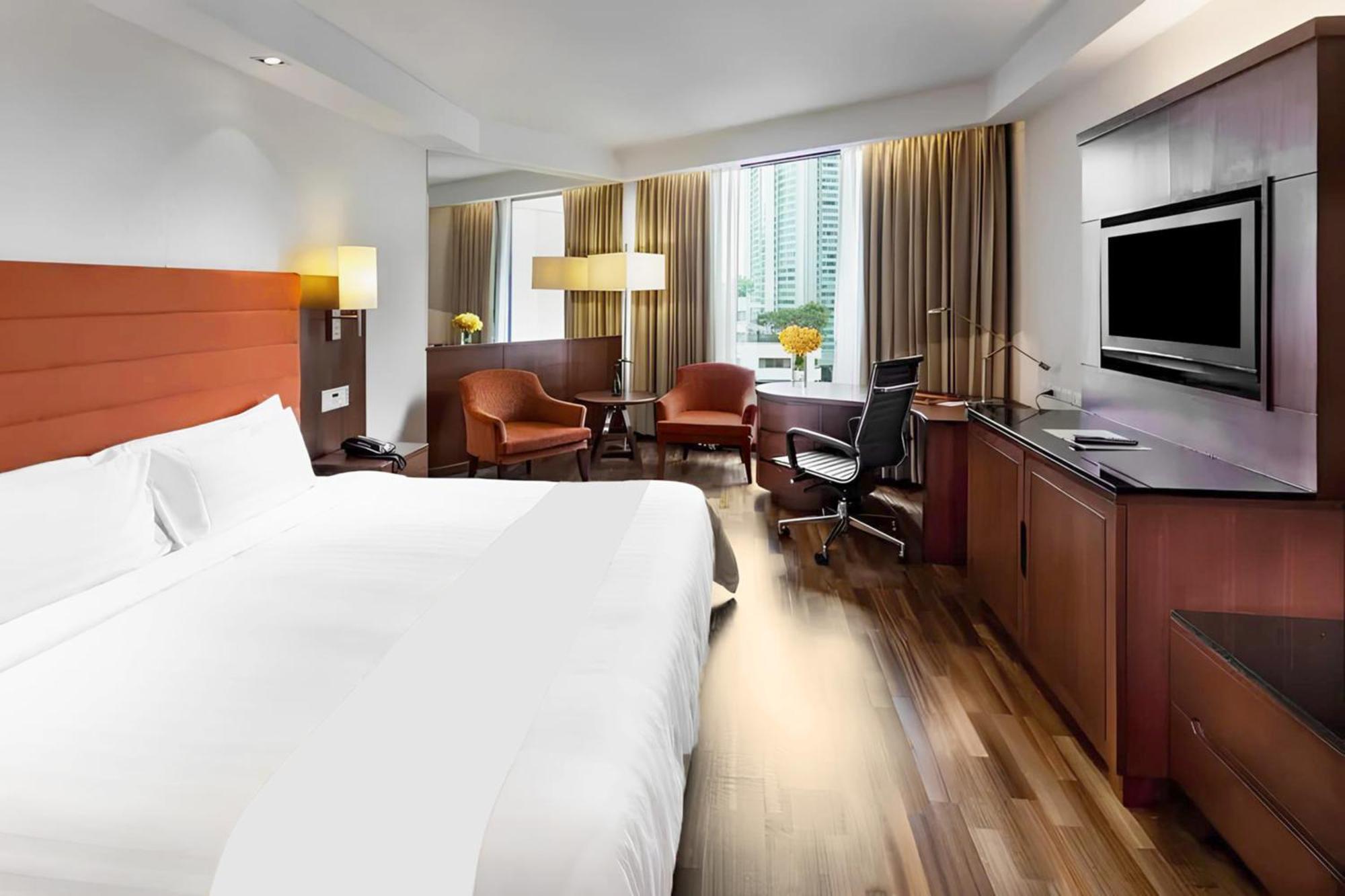 Rembrandt Hotel&Suites SHA Plus Certified Bangkok Eksteriør billede